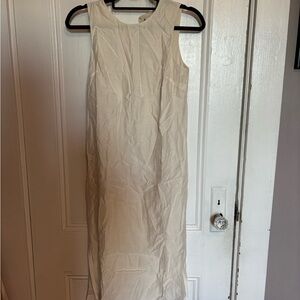 Chic Sleeveless Cream Midi Dress